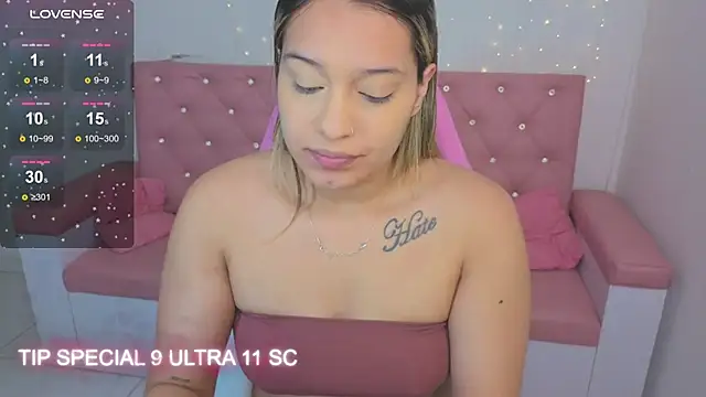 Paris09_v_'s Live XXX Chat