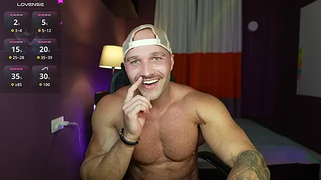 RikAdlerr: вебкам-шоу