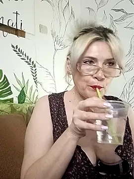 Catty_Lady's Live XXX Chat