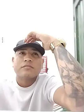 Show modela SOY0119DIEGO na web-kameri