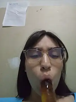 הופעת וובקאם של CamilaSmit24
