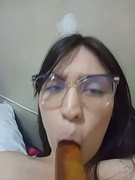CamilaSmit24's Webcam Show