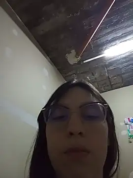Pertunjukan Kamera Web CamilaSmit24
