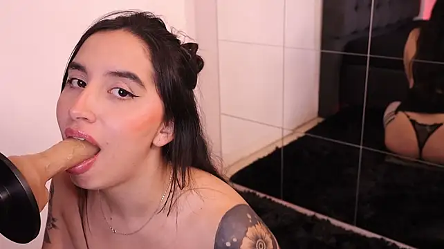 kaylee_lee Show in webcam