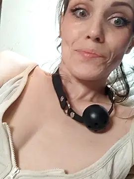Angie_meow's Webcam Show