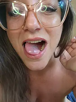 Show webcam de NaughtyInGlasses