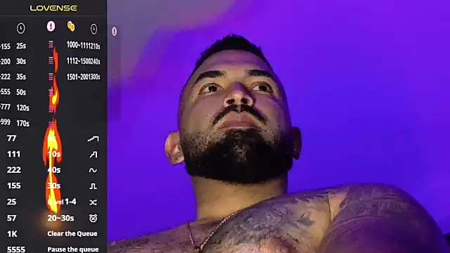Max-prada Show in webcam
