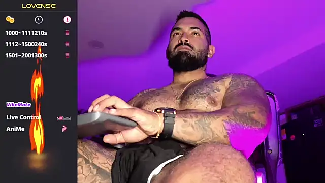 Max-prada Show in webcam
