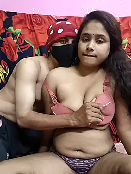 Seducing_couple Show in webcam