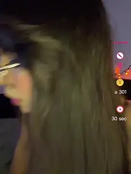 Akane_Chan webkamerás műsora