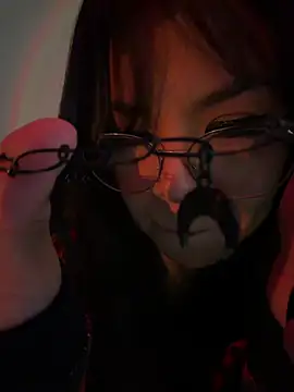 Show modela Akane_Chan na web-kameri