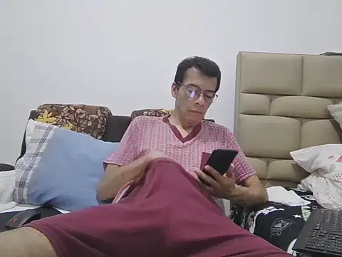 عرض كام skinnylatino51
