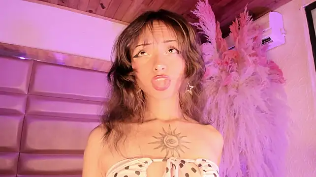 MaddieStark Adlı Modelin Canlı XXX Sohbeti