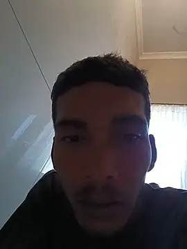 NaughtyGuy0071 Pertunjukan Webcam