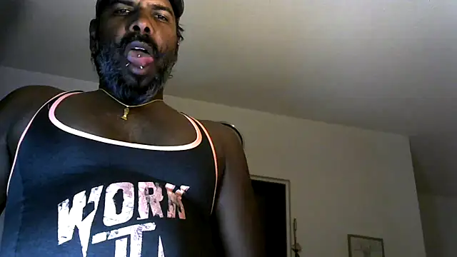 frenchblackc31 Show in webcam
