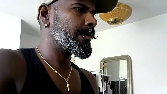 Show modela frenchblackc31 na web-kameri