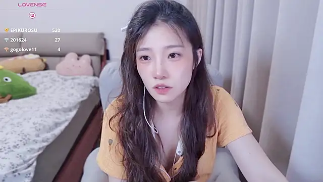 yuyu_77 Show in webcam