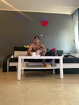 Show modela Mohdollmen na web-kameri