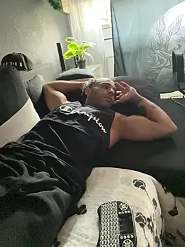 Mohdollmen Pertunjukan Webcam