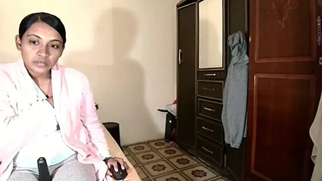 indiansweetflava's Live XXX Chat