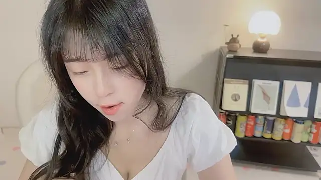 Onechestnut's Live XXX Chat