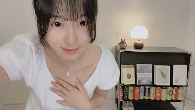 Onechestnut's Live XXX Chat