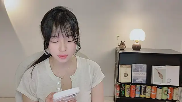 Onechestnut's Live XXX Chat
