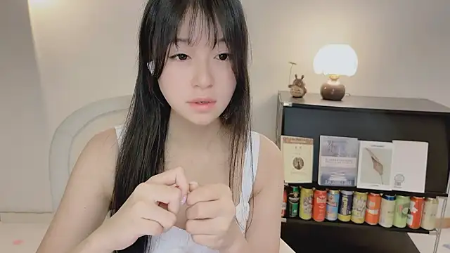 Onechestnut's Live XXX Chat