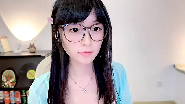 Onechestnut's Live XXX Chat