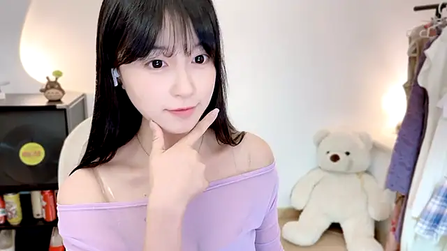 Onechestnut's Live XXX Chat