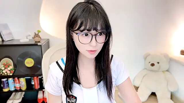 Onechestnut's Live XXX Chat