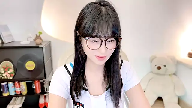 Onechestnut's Live XXX Chat