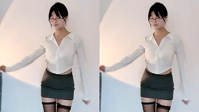 Onechestnut's Live XXX Chat