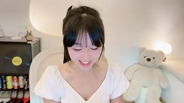 Onechestnut's Live XXX Chat