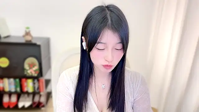 Onechestnut's Live XXX Chat