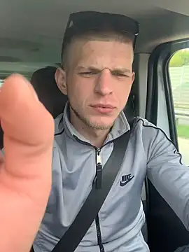 VelvetKingg webkamerás műsora