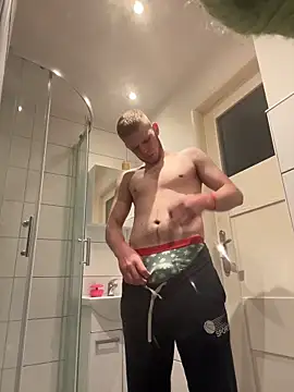 Show modela VelvetKingg na web-kameri