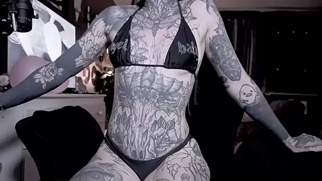 bambitatted's Webcam Show