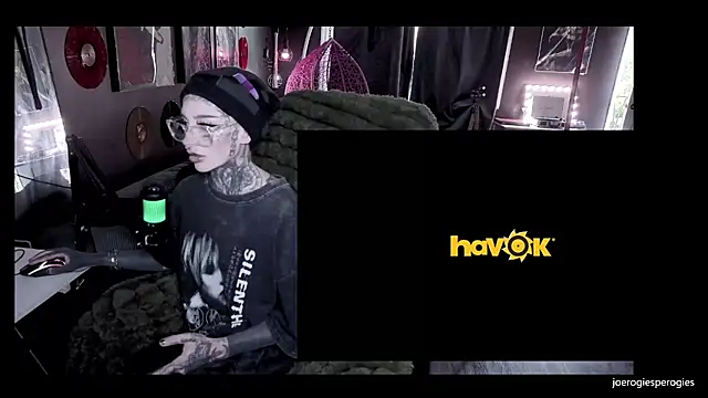 bambitatted's Webcam Show