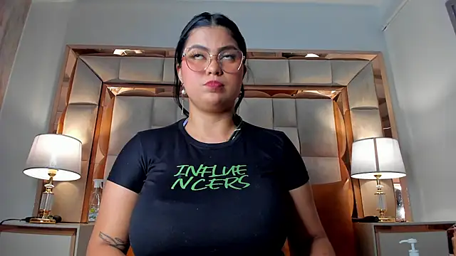 ValentinaBreats' Live XXX Chat