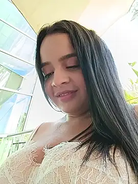 Julieth_hot-69: онлайн-секс-чат
