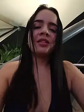 Julieth_hot-69 élő XXX-chatje
