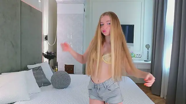 milaa_sunn Webbikameraesitys