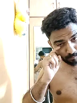 הופעת וובקאם של ThickBananaaa