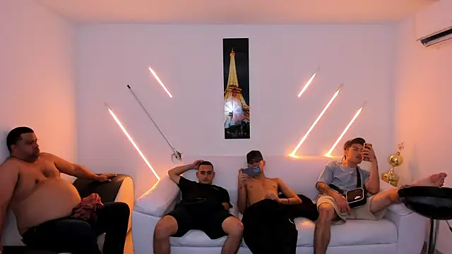 Pokazy przed kamerką – brutal_sex_room2k