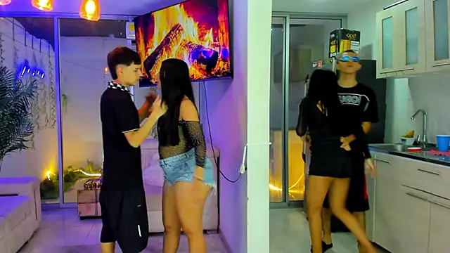 Вебкам-шоу stangirls_
