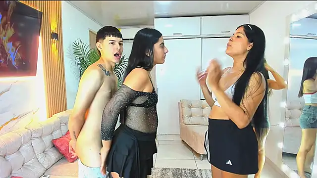 הופעת וובקאם של stangirls_