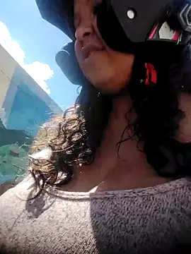 Pokazy przed kamerką – You-sexy-starr