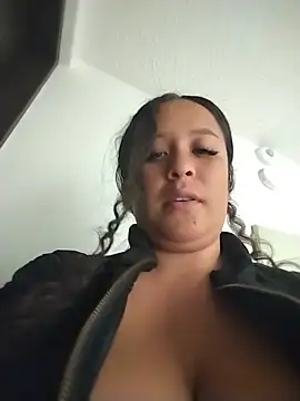 Chat XXX en directo de You-sexy-starr