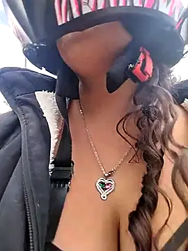 הופעת וובקאם של You-sexy-starr